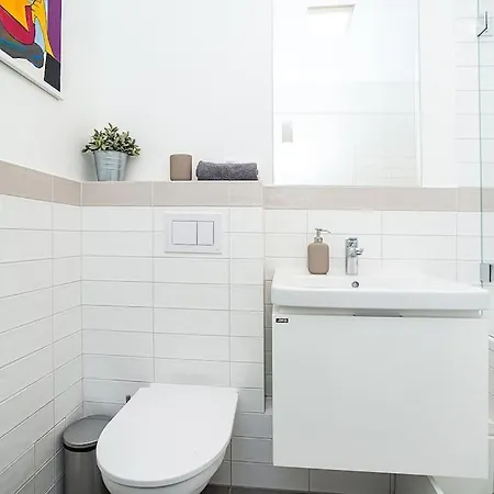 Amazing 2-bedroom With Terrace And Air-condition - 504