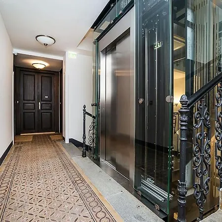 Apartmán Amazing 2-bedroom With Terrace And Air-condition And Free Garage Praha