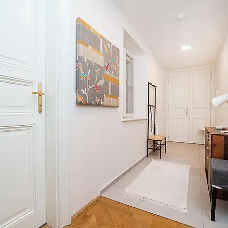 Amazing 2-bedroom With Terrace And Air-condition And Free Garage Praha