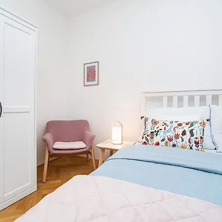 Amazing 2-bedroom With Terrace And Air-condition - 504 Praha