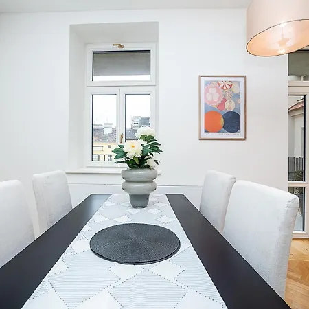 Amazing 2-bedroom With Terrace And Air-condition - 504 Apartmán Praha