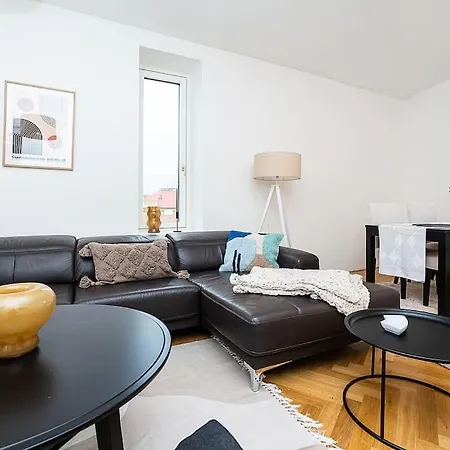 Amazing 2-bedroom With Terrace And Air-condition - 504 아파트 프라하