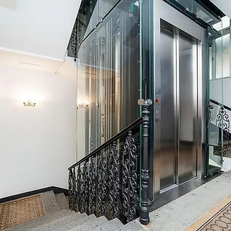 Amazing 2-bedroom With Terrace And Air-condition - 504 아파트 프라하